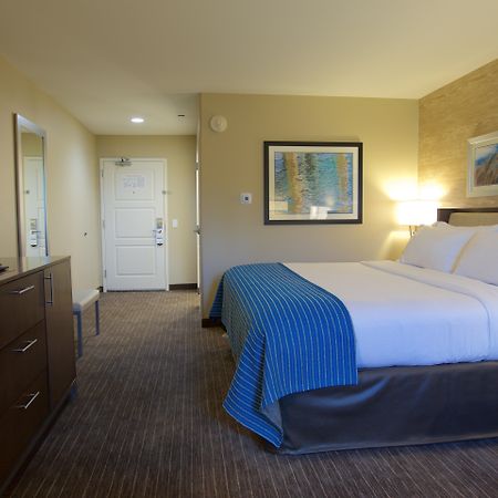 Holiday Inn Express Fargo Sw I94 Medical Center, An Ihg Hotel Екстериор снимка