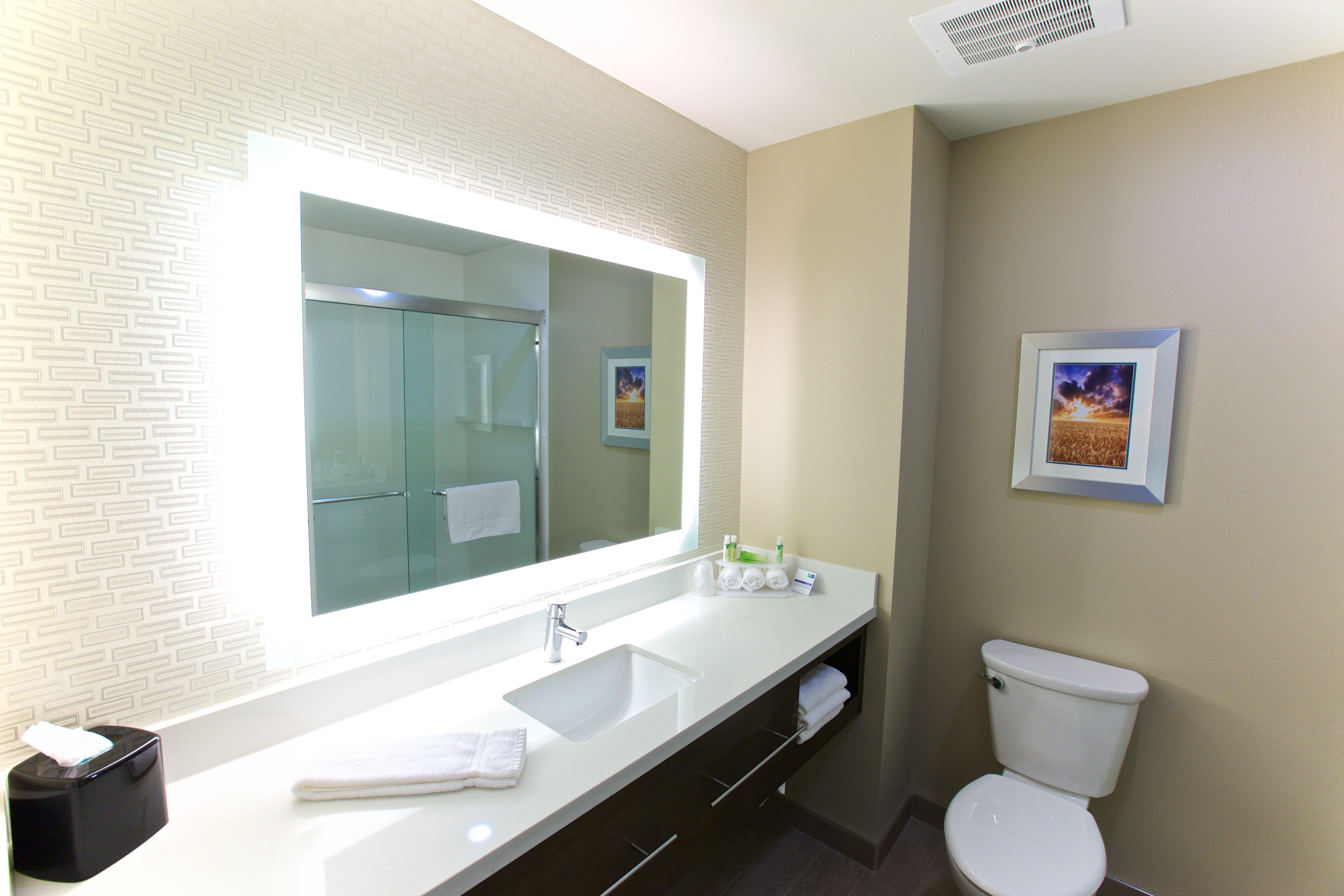 Holiday Inn Express Fargo Sw I94 Medical Center, An Ihg Hotel Екстериор снимка