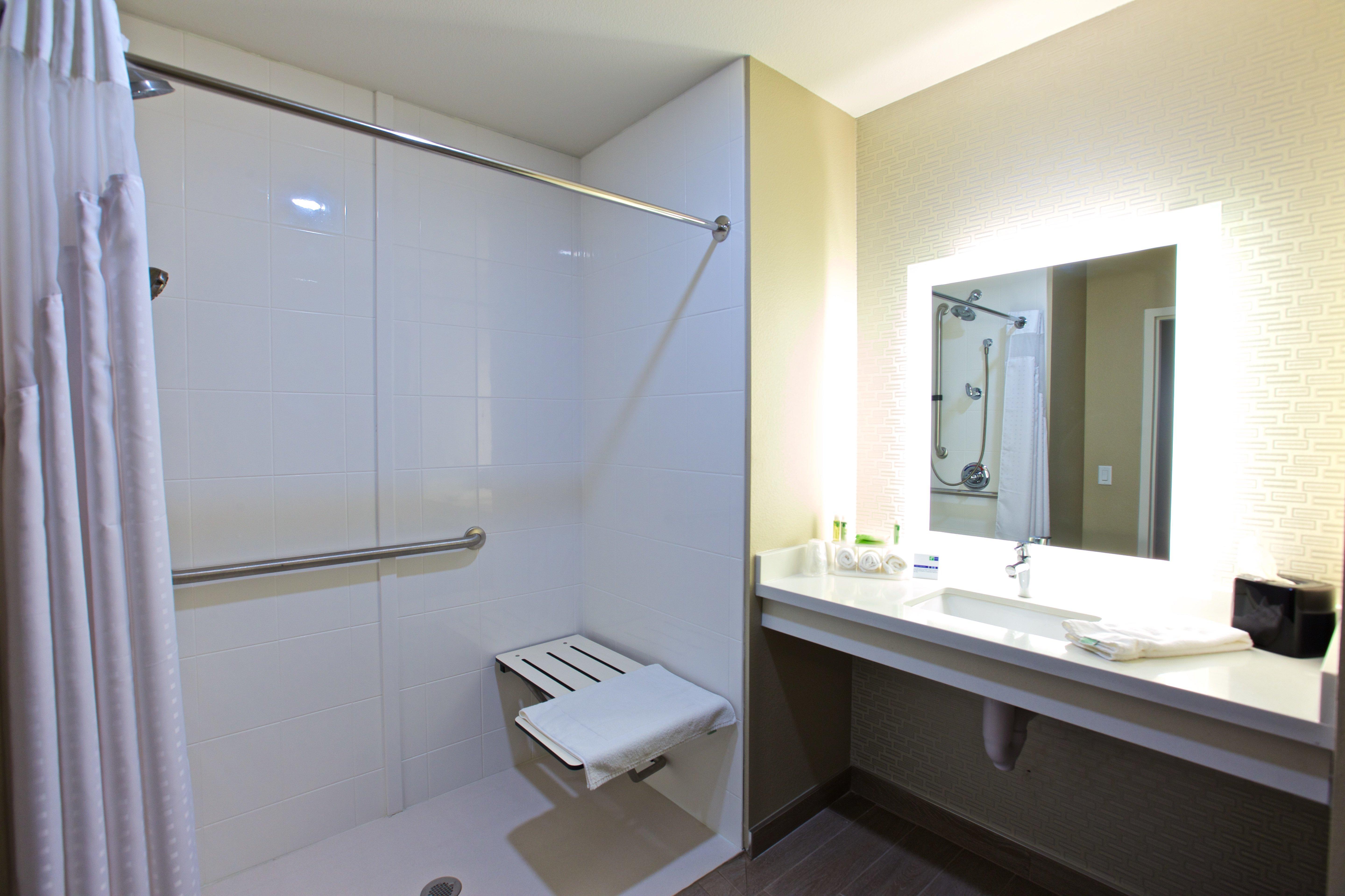 Holiday Inn Express Fargo Sw I94 Medical Center, An Ihg Hotel Екстериор снимка