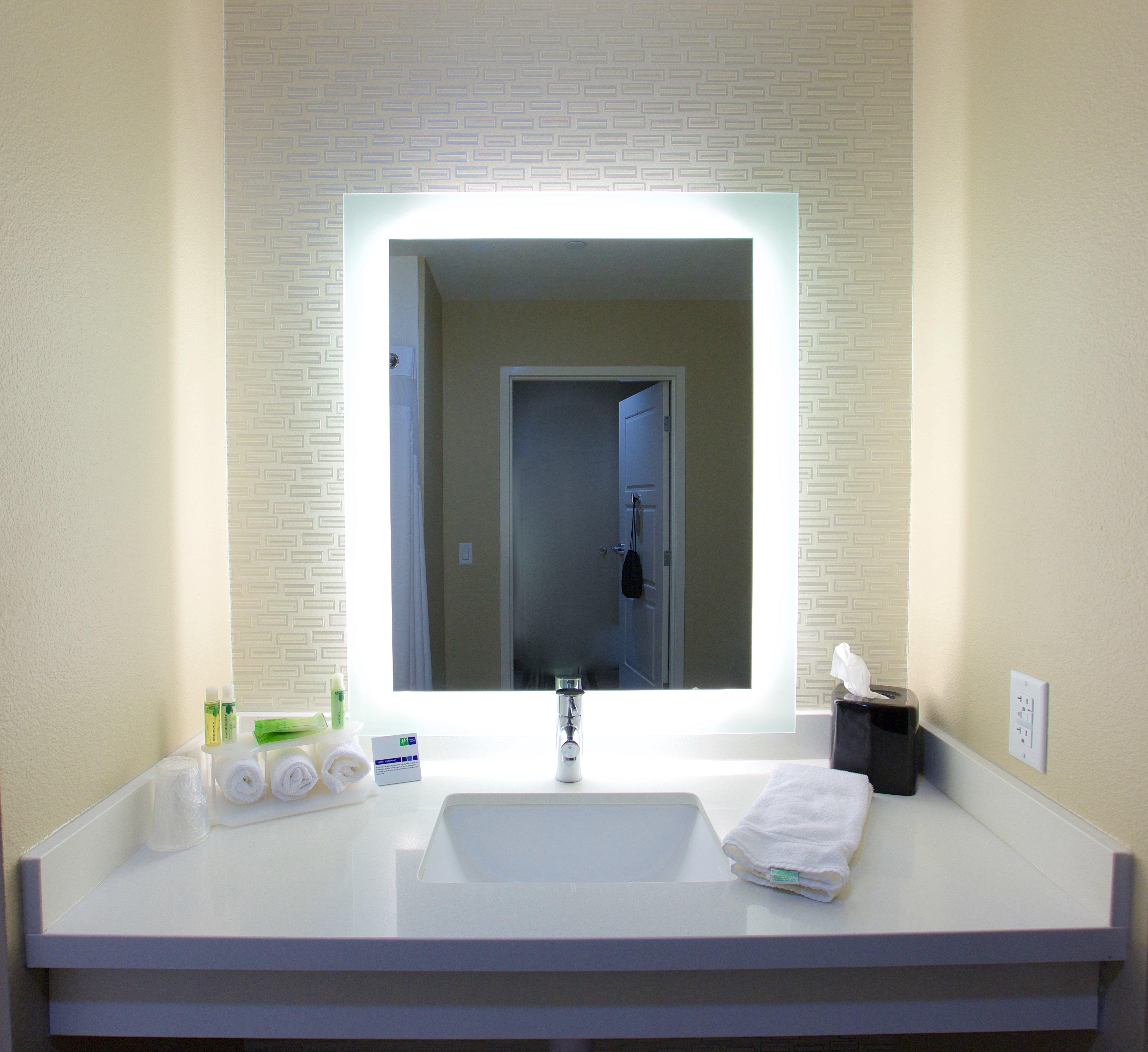 Holiday Inn Express Fargo Sw I94 Medical Center, An Ihg Hotel Екстериор снимка