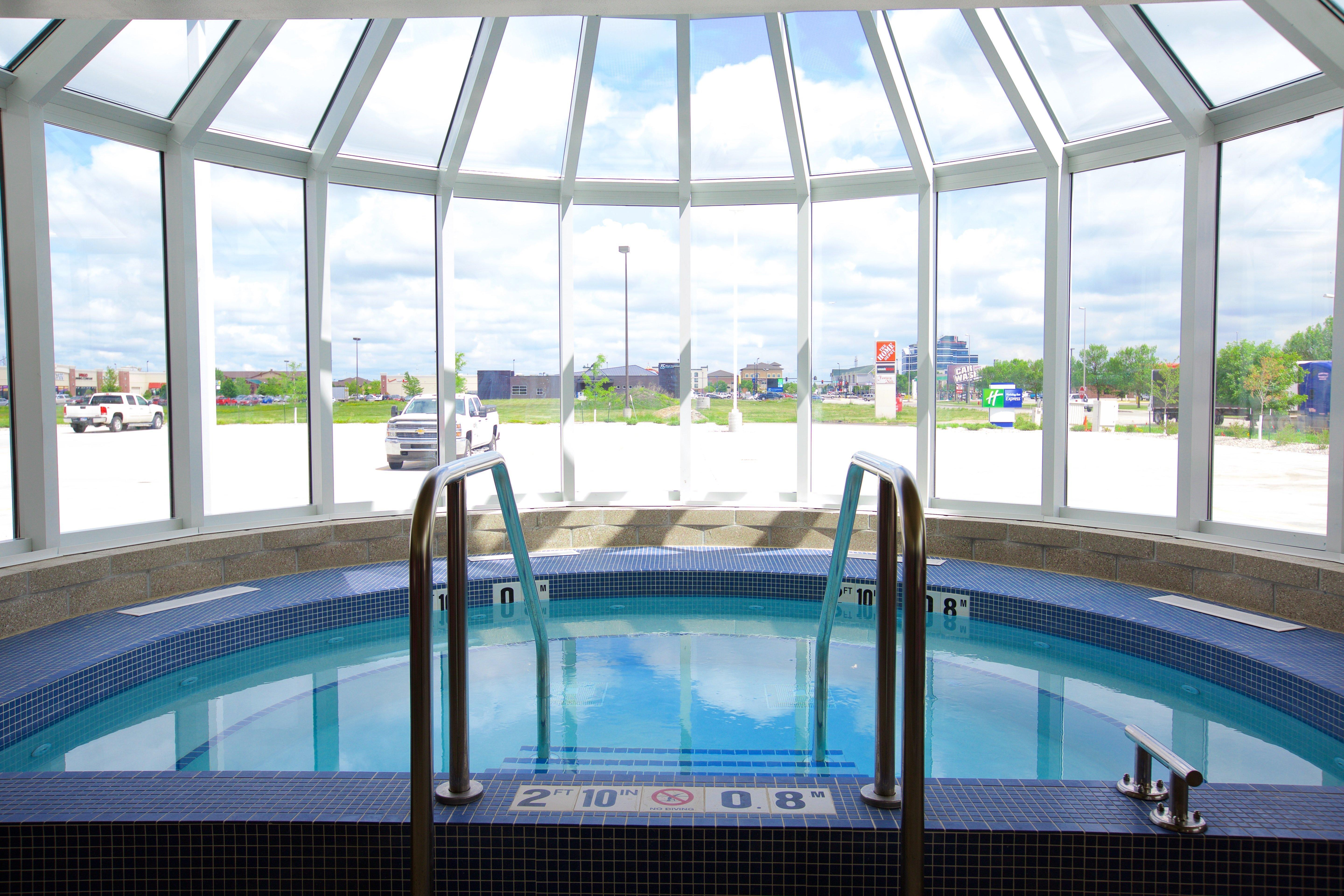 Holiday Inn Express Fargo Sw I94 Medical Center, An Ihg Hotel Екстериор снимка